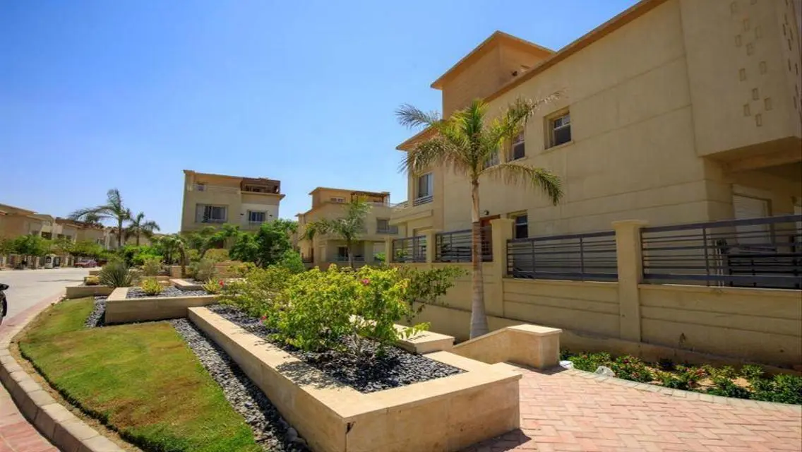 Luxury Villa Near Lakes