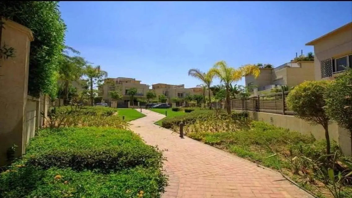 Luxury Villa Near Lakes