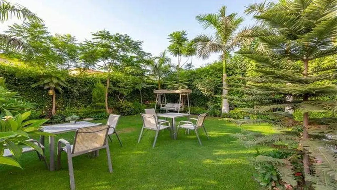 Luxury Villa Near Lakes