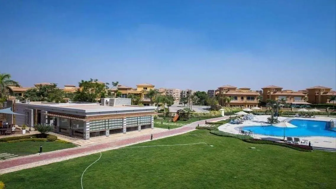 Luxury Villa Near Lakes