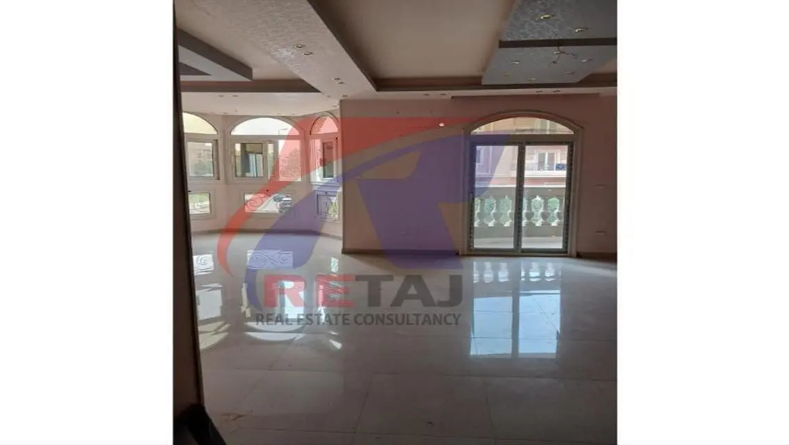شقة رائعة للإيجار بمنظر رائع ومرافق متكاملة