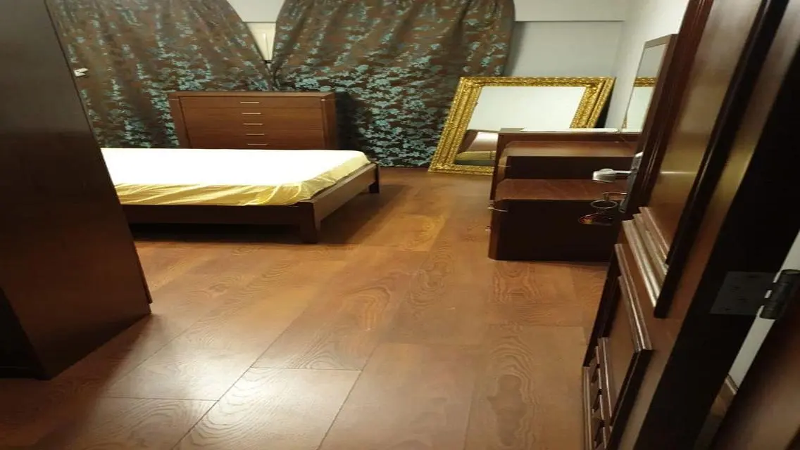 شقة فاخرة مع شرفة للبيع