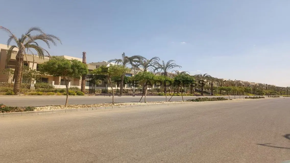 Luxurious Home with Extensive Space and Excellent Amenities
