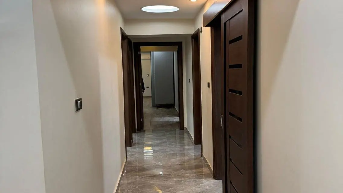 994 Sq M House for Investment and Renovation with Landmark View