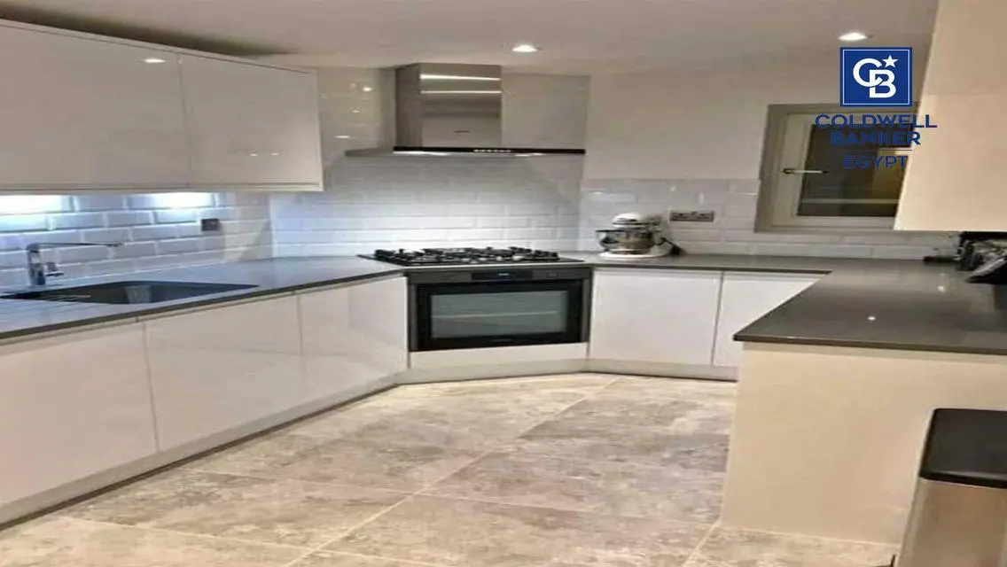 Stunning 135 sqm Apartment with Balcony and Security