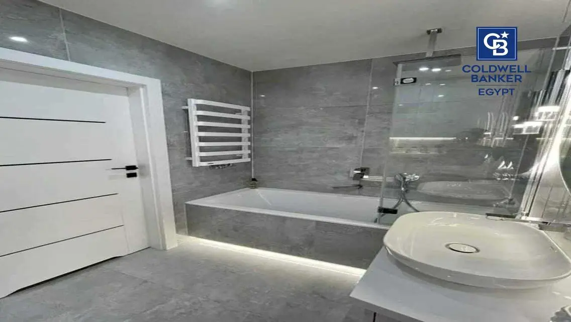 Stunning 135 sqm Apartment with Balcony and Security