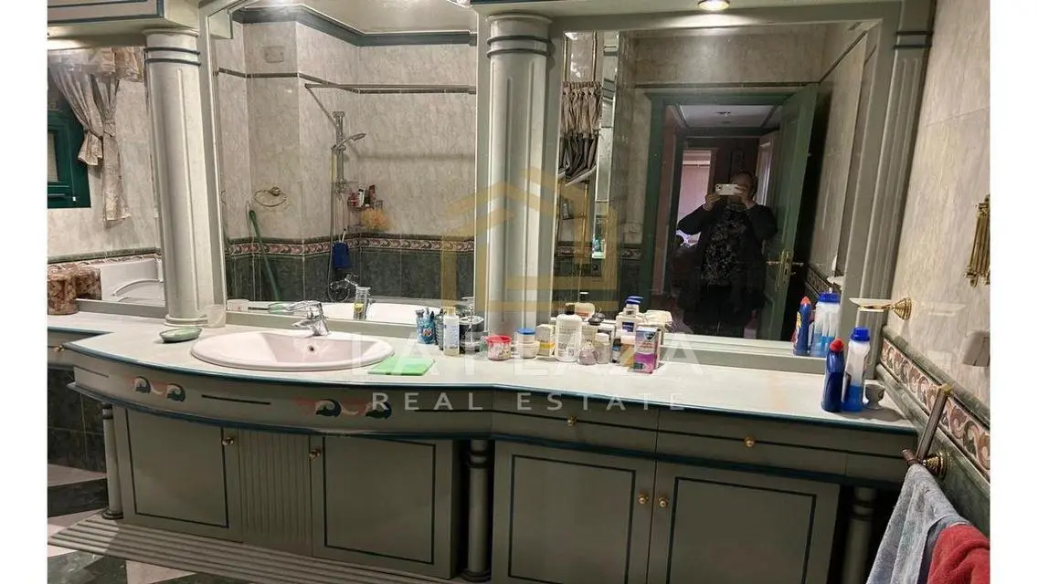 فيلا فاخرة للبيع بمميزات رائعة