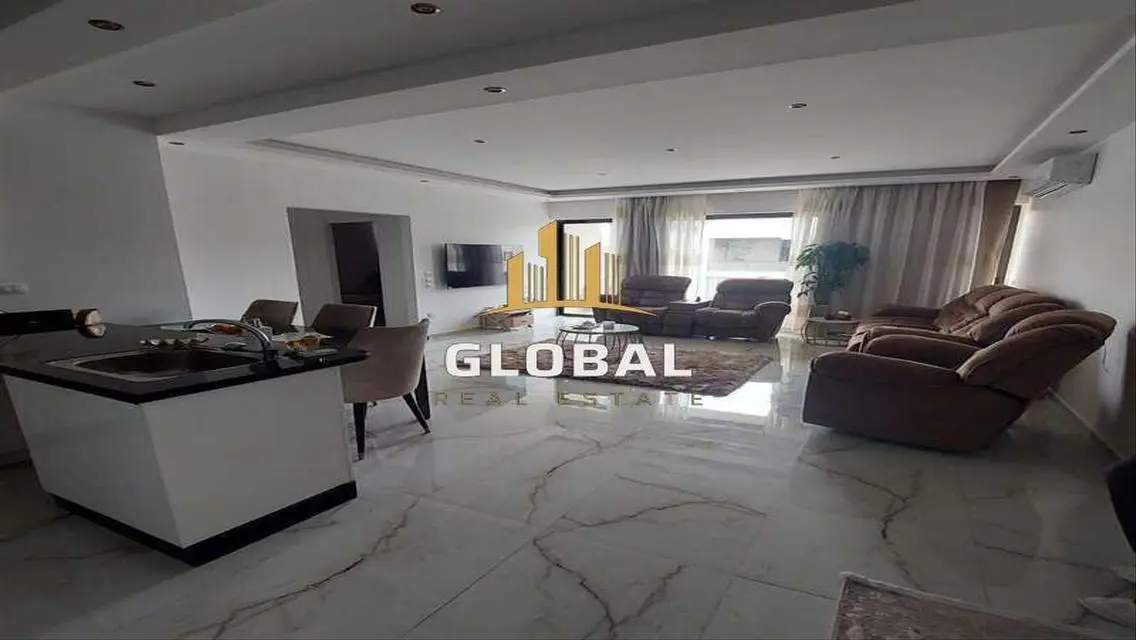 Luxury Apartment with Lake View - Code 194