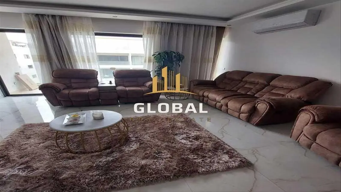 Luxury Apartment with Lake View - Code 194