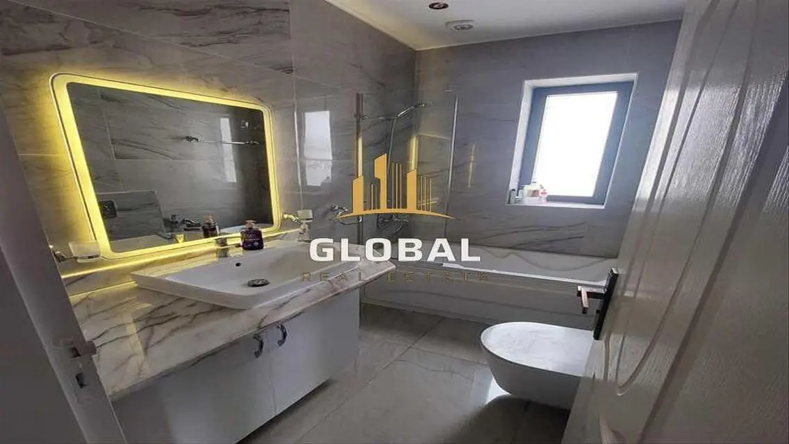 Luxury Apartment with Lake View - Code 194