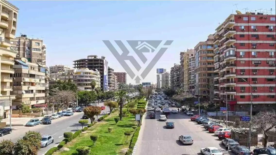 شقة فاخرة بمساحة 635 متر مربع للبيع