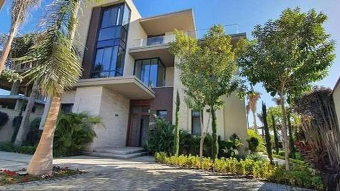 Luxury Villa for Rent with Private Lake View