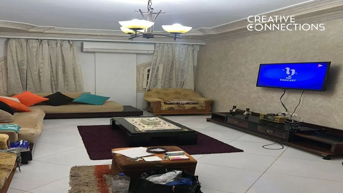 شقة مميزة بفناء وحديقة خاصة