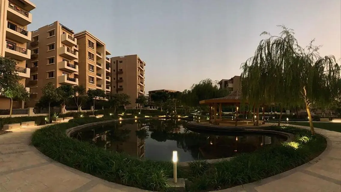 فيلا فاخرة بمساحة واسعة بإطلالة رائعة على البحيرات