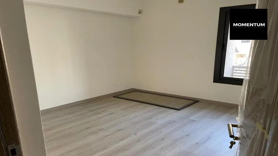 شقة فاخرة متاحة للبيع
