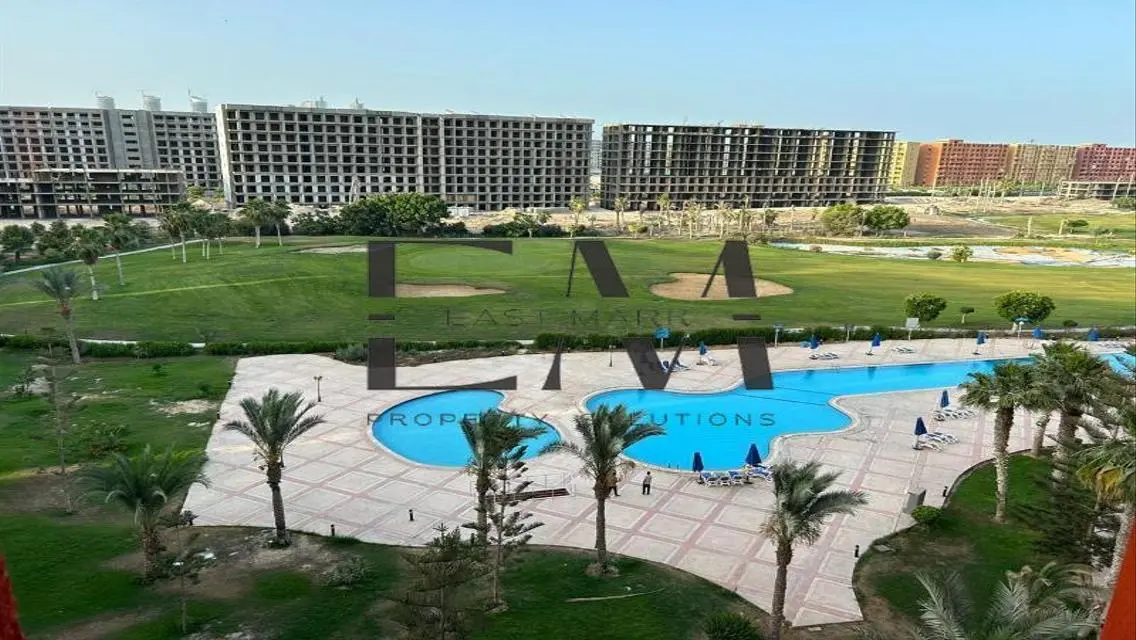 شقة فاخرة مع مسبح مشترك وحارس أمن