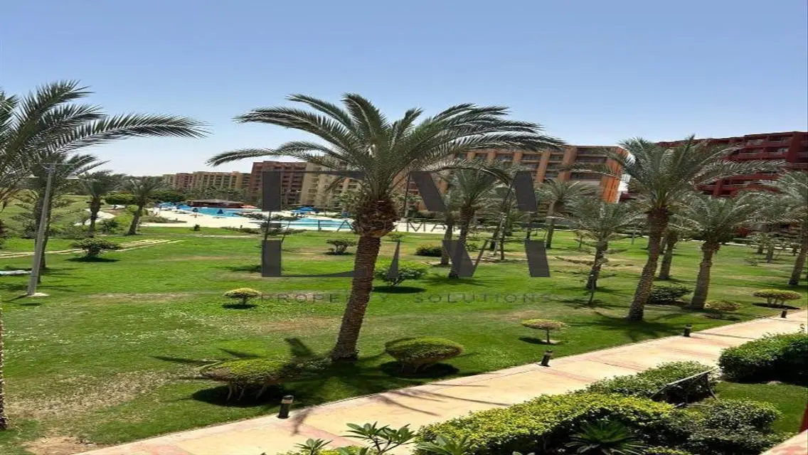 شقة فاخرة مع مسبح مشترك وحارس أمن
