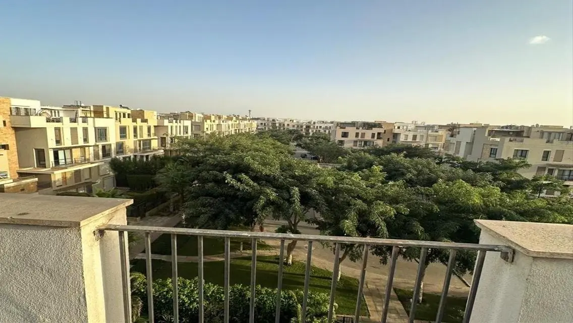 Luxurious 4-Bedroom Apartment with Stunning View