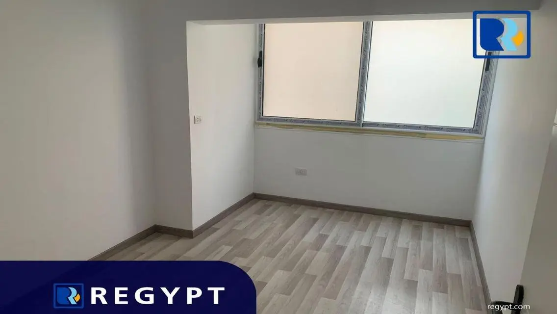 شقة فاخرة بمساحة واسعة للإيجار في منطقة حيوية
