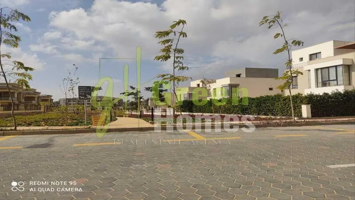 Luxurious Apartment with 300 Sq M and Security Guard