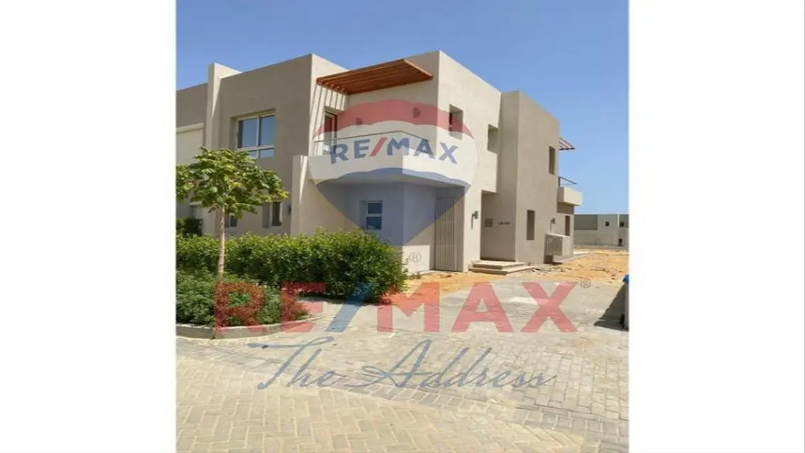 Luxurious Villa with Expansive Space and Excellent Amenities