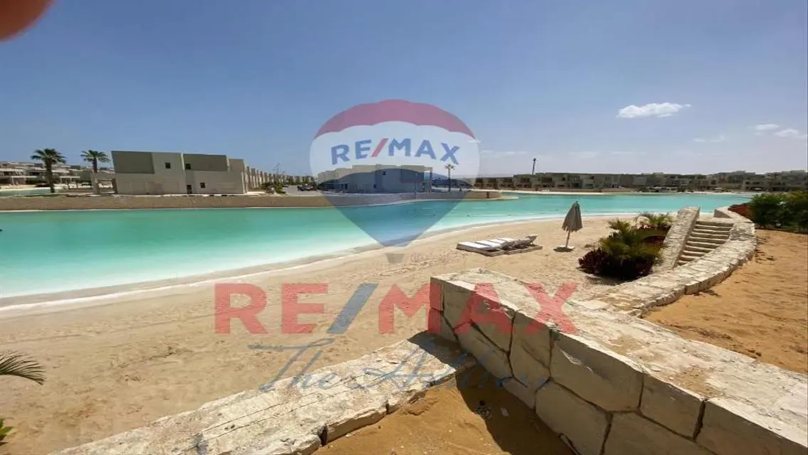 Luxurious Villa with Expansive Space and Excellent Amenities