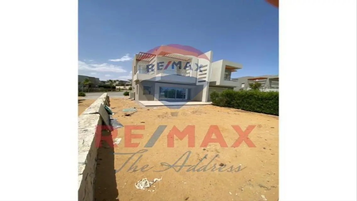 Luxurious Villa with Expansive Space and Excellent Amenities