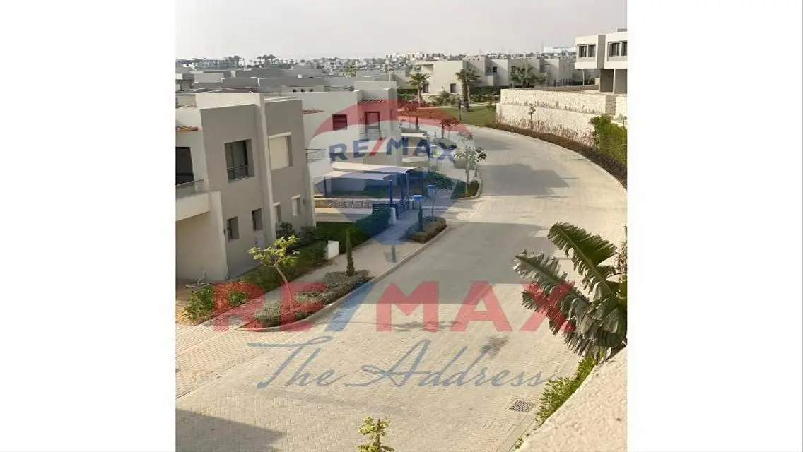Luxurious Villa with Expansive Space and Excellent Amenities