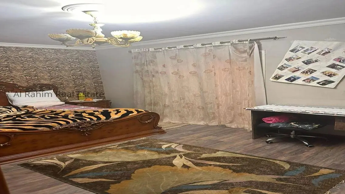 شقة فاخرة للبيع بمساحة 300 متر