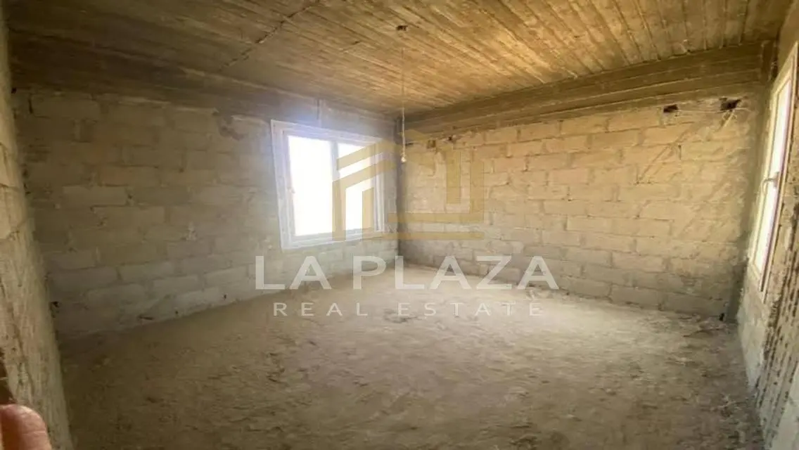 Prime Property in a Highly Desirable Location - 2022