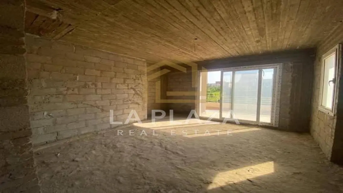 Prime Property in a Highly Desirable Location - 2022