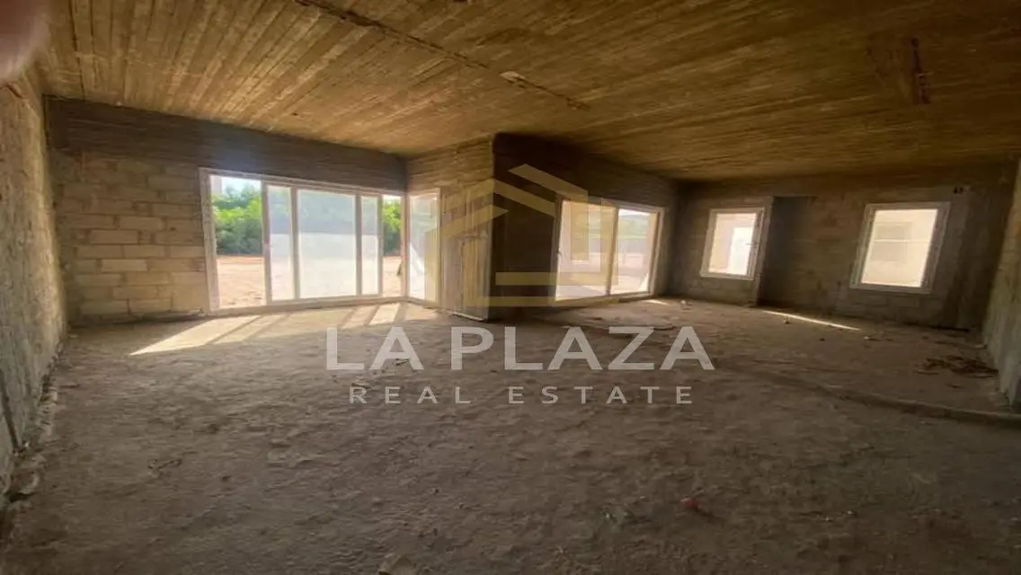 Prime Property in a Highly Desirable Location - 2022