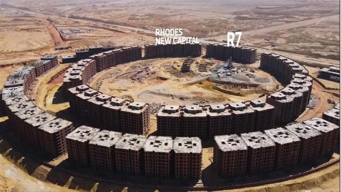 فيلا رائعة للبيع في R7-6 بحديقة خاصة ومسبح