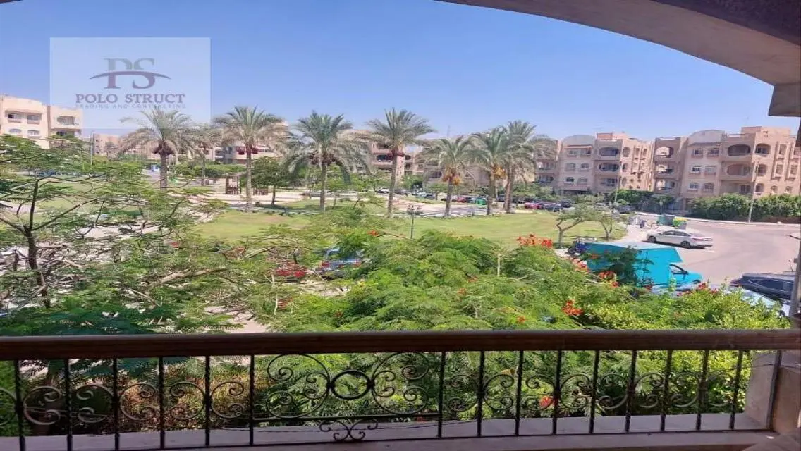 فيلا فاخرة مع حديقة خاصة ومسبح