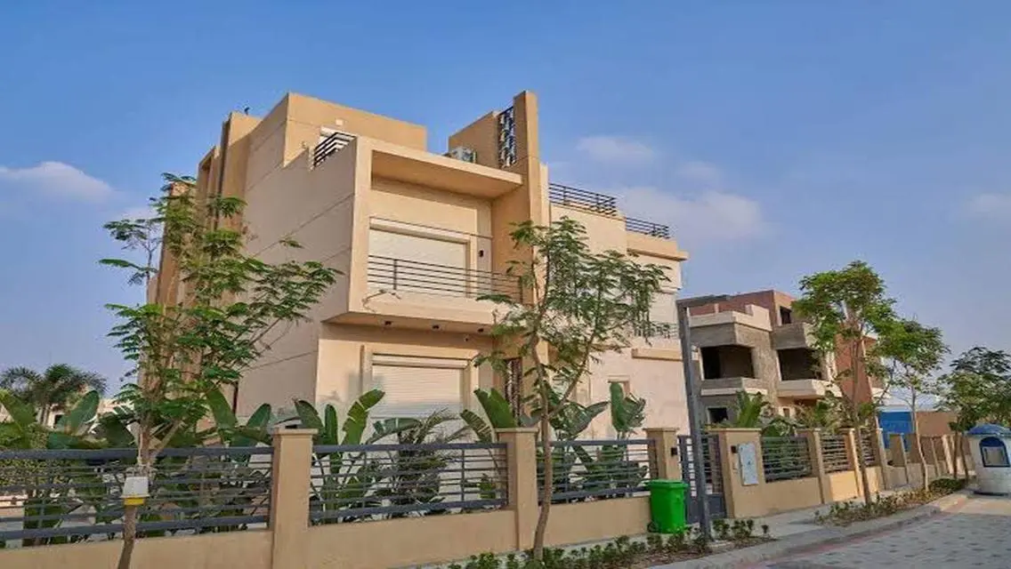 شقة فاخرة للبيع بإطلالة رائعة