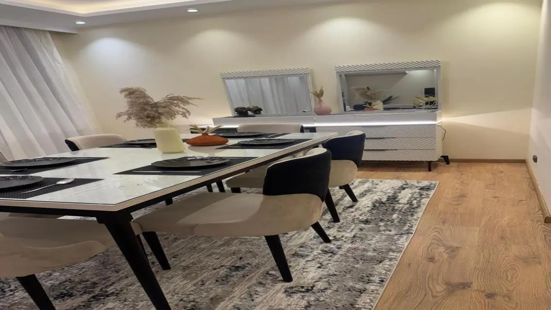 Stunning 191 sqm Apartment with Pool and Luxurious Amenities