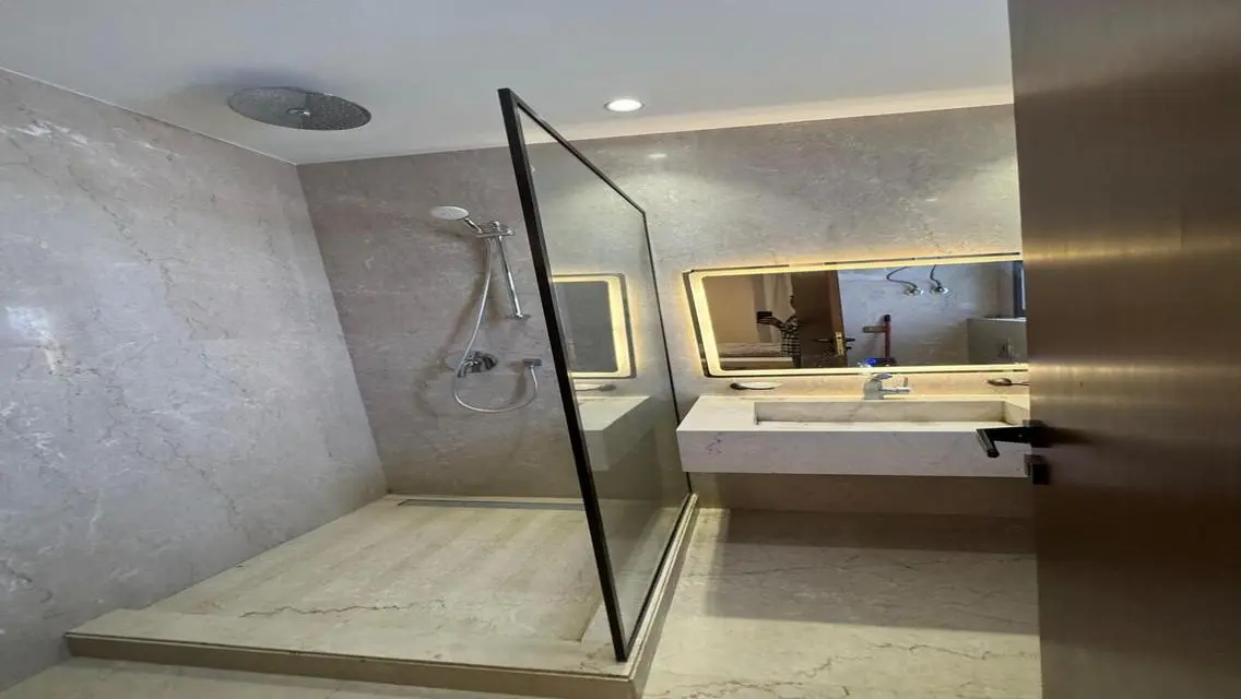 Stunning 191 sqm Apartment with Pool and Luxurious Amenities