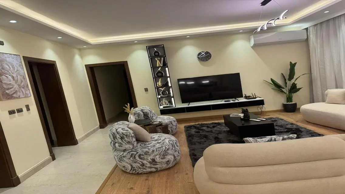 Stunning 191 sqm Apartment with Pool and Luxurious Amenities