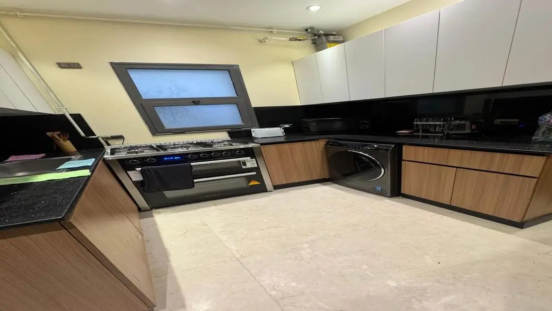 Stunning 191 sqm Apartment with Pool and Luxurious Amenities