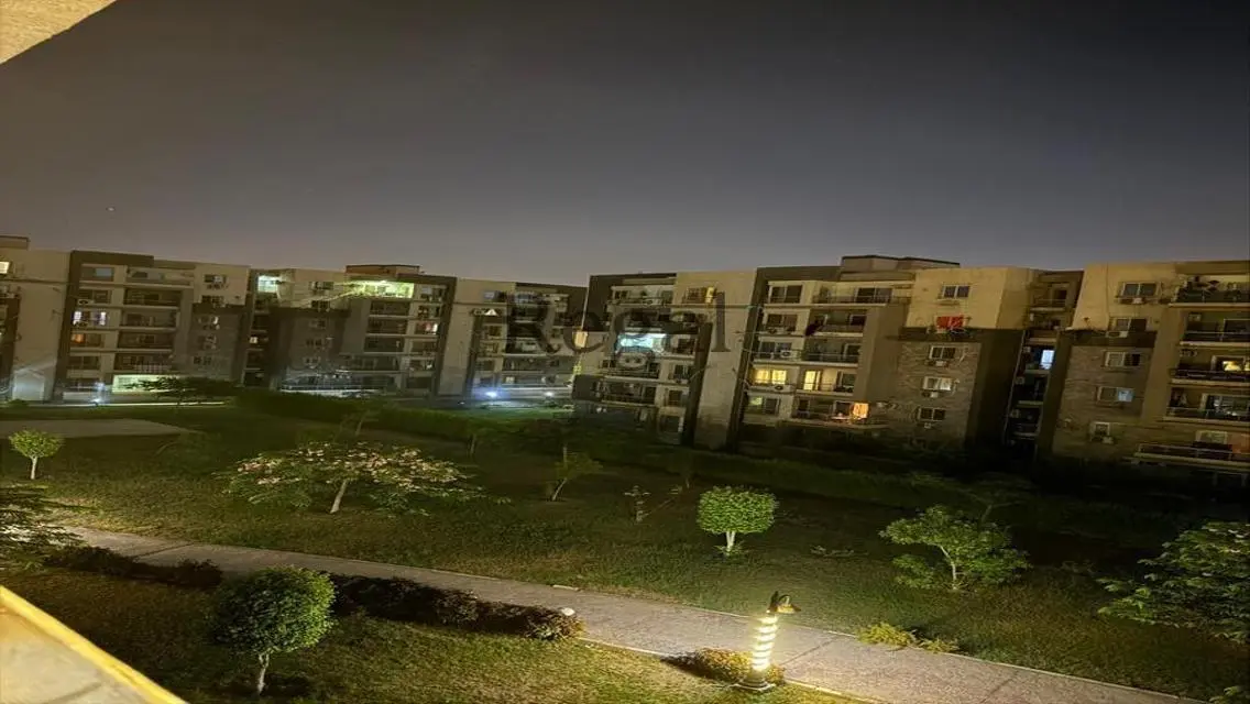 شقة فاخرة للإيجار في كمبوند دار مصر بالشيخ زايد