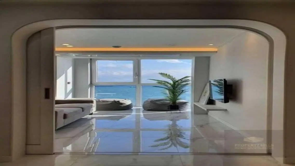 Luxury Villa for Sale with Spacious Living
