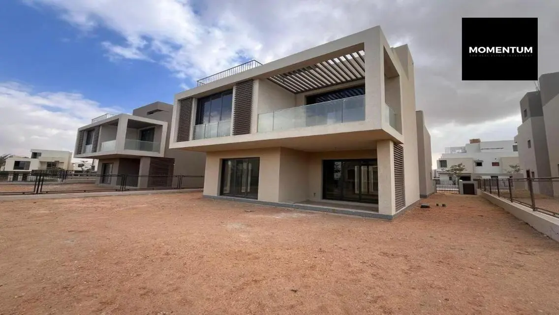 Luxurious Villa with Private Garden and Security Guard for Sale