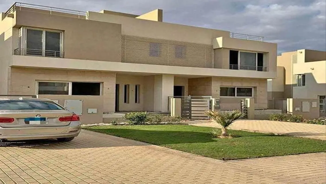 فيلا فاخرة بمسبح خاص وحديقة خاصة