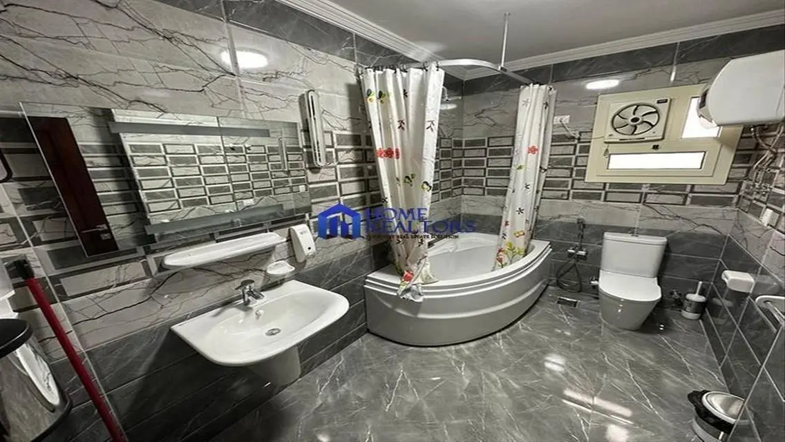 Luxurious Apartment with Study Room and Premium Amenities