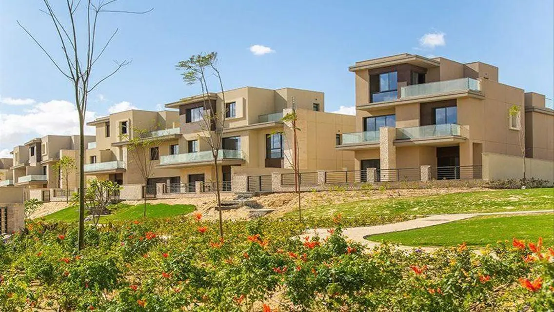 Luxurious Villa with Private Pool and Garden in the Heart of the City