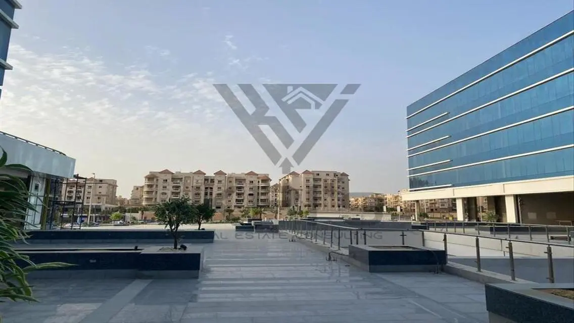 فرصة استثمارية رائعة - شقة فاخرة بمساحة 219 متر