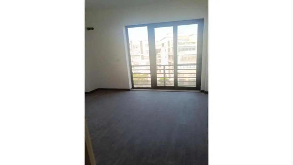 Luxurious Apartment with Spacious Design in a Vibrant Area