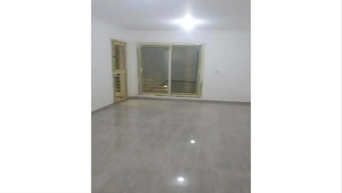 Luxurious 6-Room Apartment for Rent Near Major Landmark