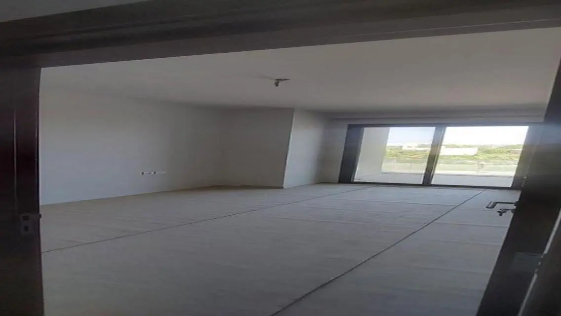 Luxurious Apartment for Sale with Spacious Area and Stunning View