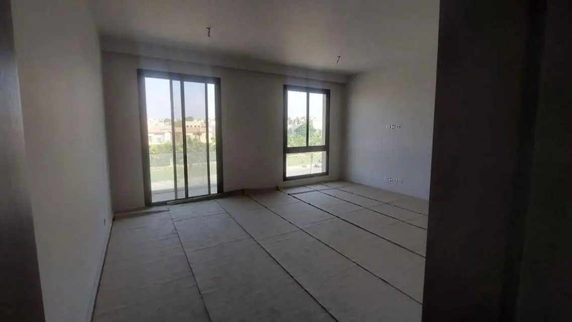 Luxurious Apartment for Sale with Spacious Area and Stunning View